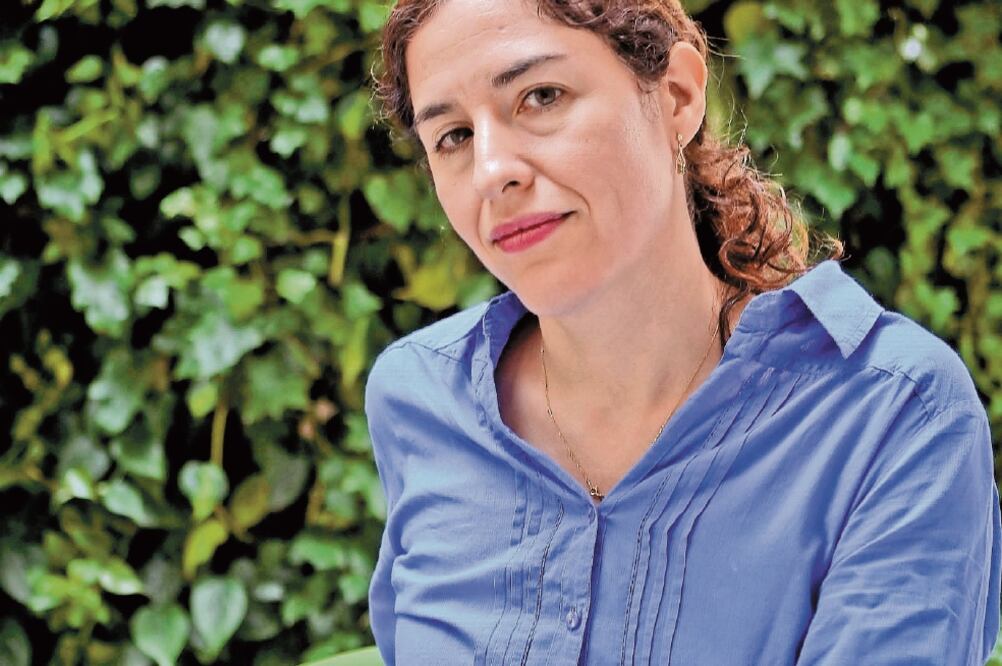 La edición de abril de la revista será presentada mañana por Guadalupe Nettel (imagen), Yásnaya Elena A. Gil, Hermann Bellinghausen y Antonio Saborit. / ARCHIVO EL UNIVERSAL