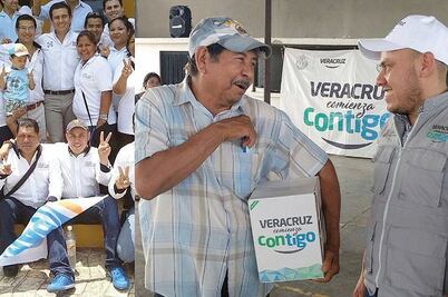 Por uso electoral de programa, PRI y Morena piden intervenir a FEPADE