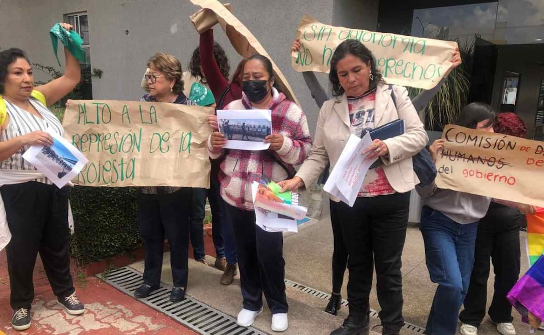 Activistas y defensores de derechos humanos protestan en el Congreso de Hidalgo; exigen renuncia de la presidenta de la Comisión de Derechos Humanos estatal / Foto: Especial