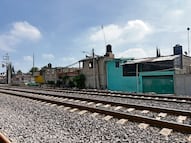 Reubicarán a ocho familias por obras del tren a Querétaro