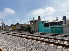 Reubicarán a ocho familias por obras del tren a Querétaro