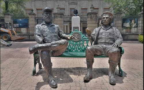 Esculturas de Fidel y el "Che" Guevara no costarán "ni un peso" al erario, afirma Brugada; se creará un comité para pagarlas, dice