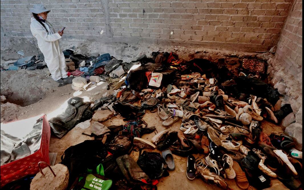 Autoridades federales y estatales realizan investigaciones en el Rancho Izaguirre en donde fueron encontrados restos humanos y cientos de pertenencias de personas en Teuchitlán, Jalisco, el 12 de marzo de 2025. Foto: AFP