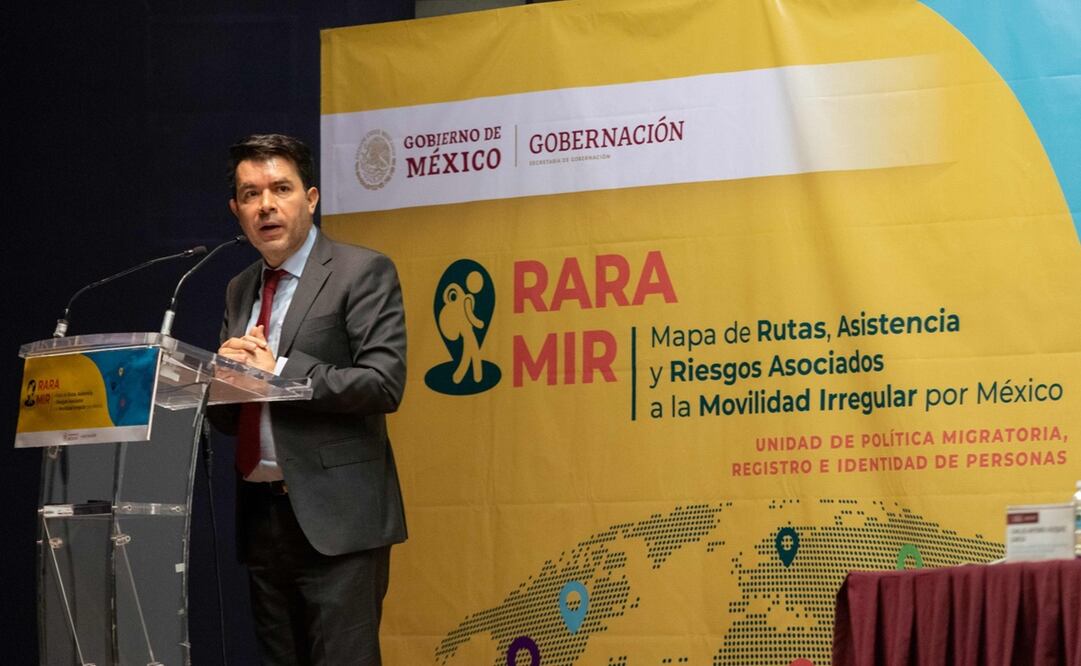 Arturo Medina Padilla presentó el Mapa de rutas, asistencia y riesgos para la atención de flujos migratorios irregulares. Foto: Segob