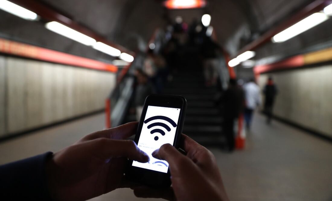 For mobile broadband services, people surveyed stated that they were willing to pay 298.46 pesos more - Photo: Valente Rosas/EL UNIVERSAL