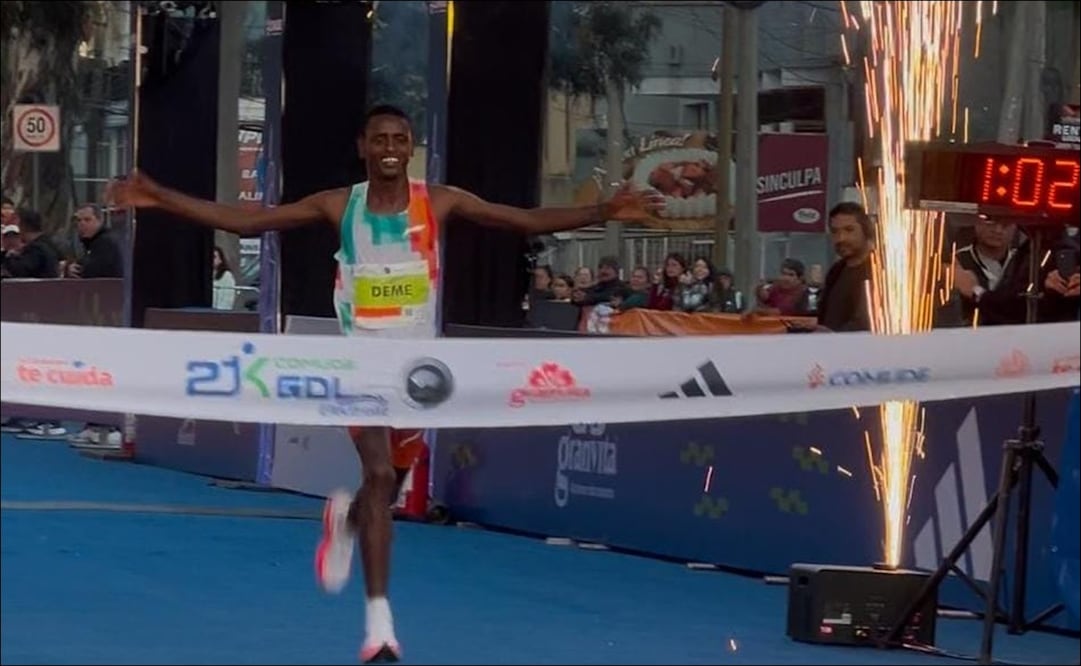 Tadu Abate Deme de Etiopía se coronó en el Medio Maratón de Guadalajara, donde los participantes mexicanos finalizaron entre los diez mejores / FOTO: Captura de Pantalla