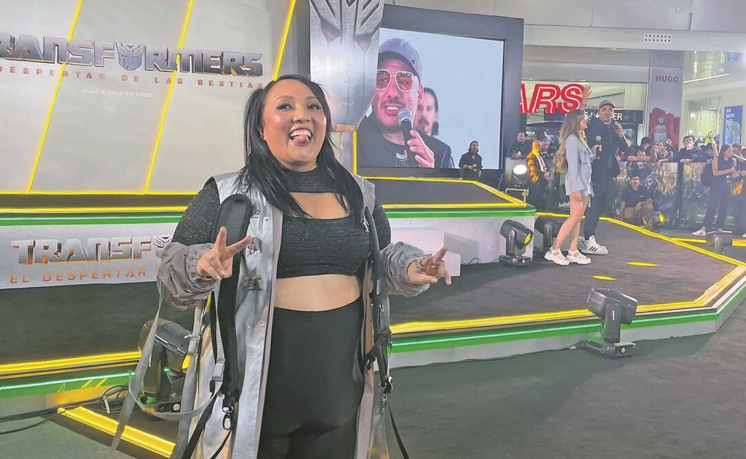 Michelle Rodríguez presta su voz a la moto Arcee.