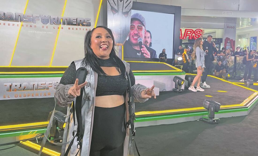 Michelle Rodríguez presta su voz a la moto Arcee.