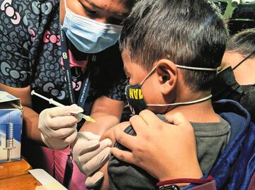¿Qué vacunas contra Covid-19 se aplican en otros países a los niños?