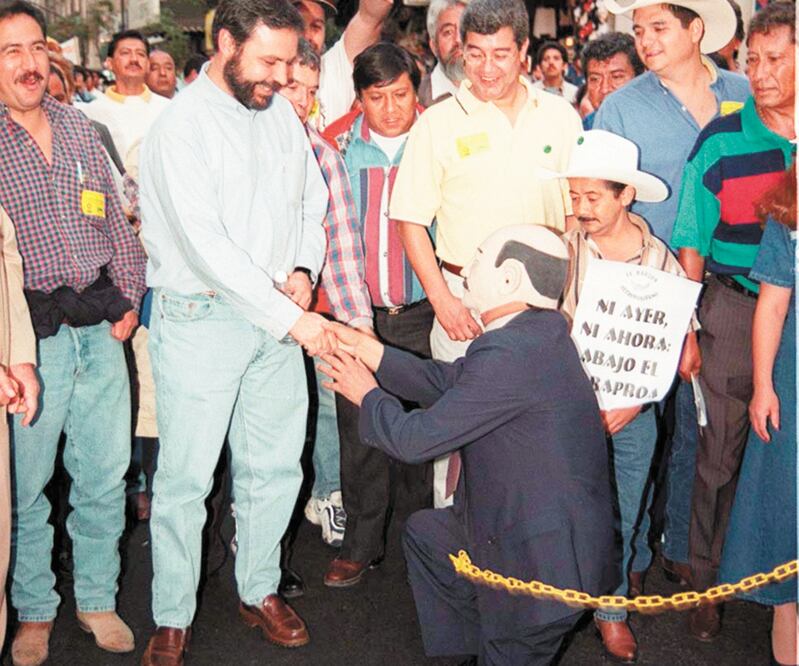 Alfonso Ramírez Cuéllar fue líder de la organización campesina El Barzón, que demandaba que se revisara el TLCAN y se opuso al Fobaproa. ARCHIVO EL UNIVERSAL