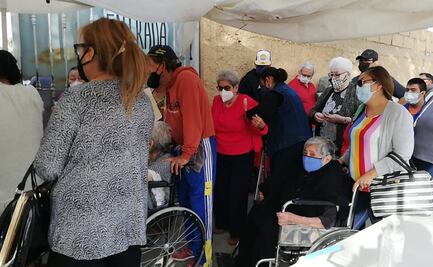 Reportan aglomeraciones y retrasos en vacunación contra Covid-19 en La Paz, BCS