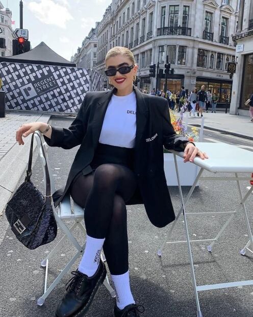 La modelo que está conquistando el mundo al estilo Frida Kahlo 