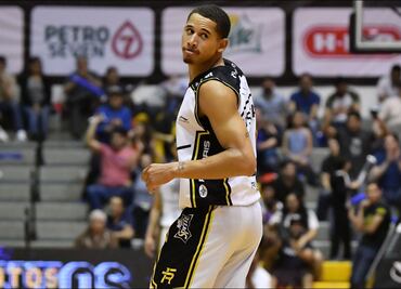 ¿Quién es Juan Toscano-Anderson, el mexicano que firmó con los Warriors?