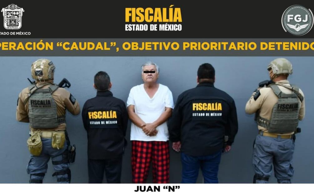 Elementos de la Fiscalía General de Justicia del Estado de México detuvieron a Juan "N", identificado como líder de la "Federación Internacional de Trabajadoras y Trabajadores Asalariados de México" 
Foto: Especial.