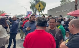 Trabajadores del STUNAM cierran accesos a la Cámara de Diputados; exigen aumento salarial del 20%
