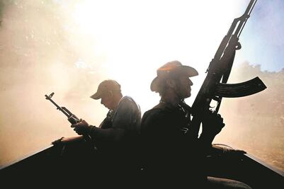 Oficializan fin de autodefensas en Michoacán