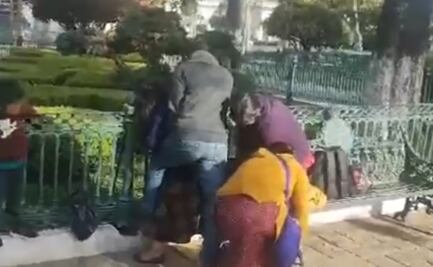 Mujer indígena da a luz en un parque en Chiapas; le niegan la atención en hospital y la regresan a su casa 