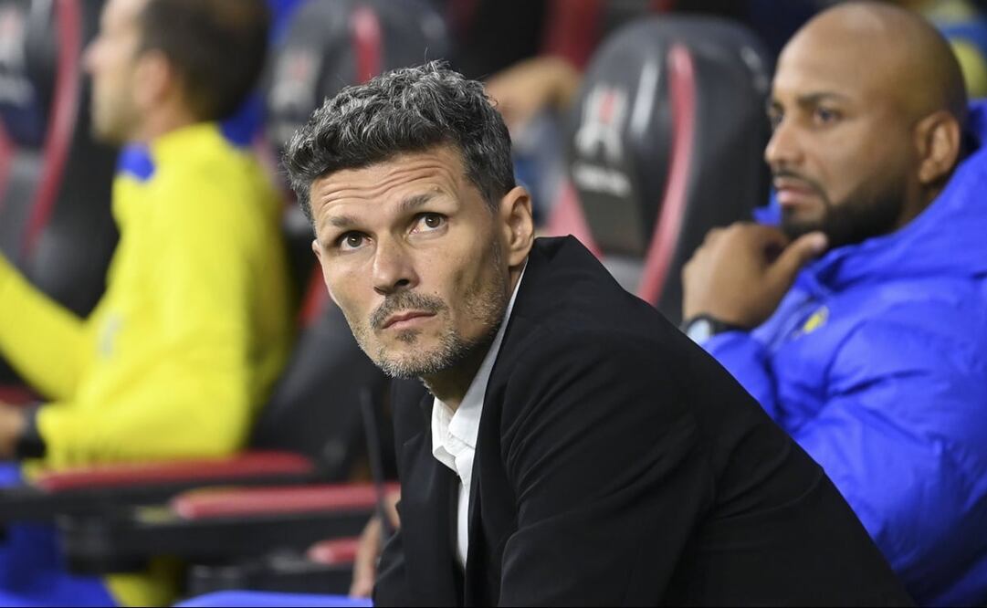 Fernando Ortiz dirigiendo un partido del América - FOTO: Imago7