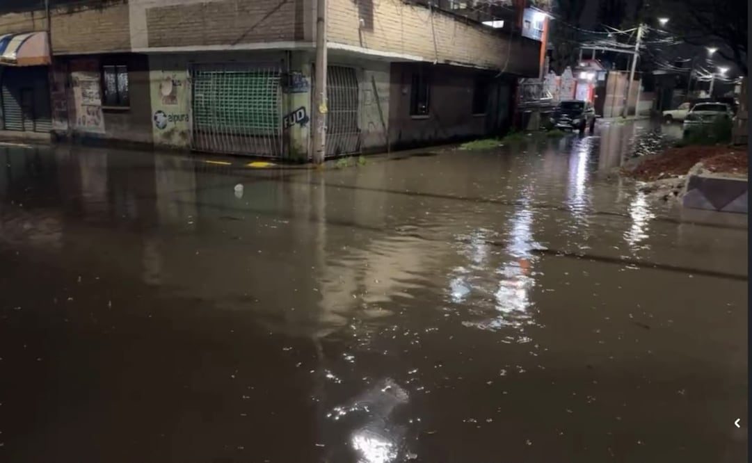 Fuertes lluvias provocan encharcamientos en varias zonas de Chalco; reportan anegaciones en carretera.
Foto: Especial.