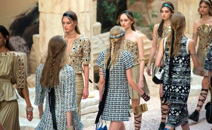 Karl Lagerfeld convirtió París en la antigua Grecia para su nueva colección