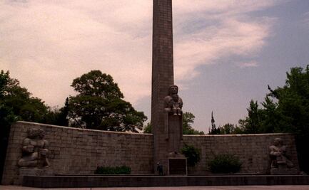 Con monumento a la madre, rebozos y faldas se celebró el 10 de mayo en 1949