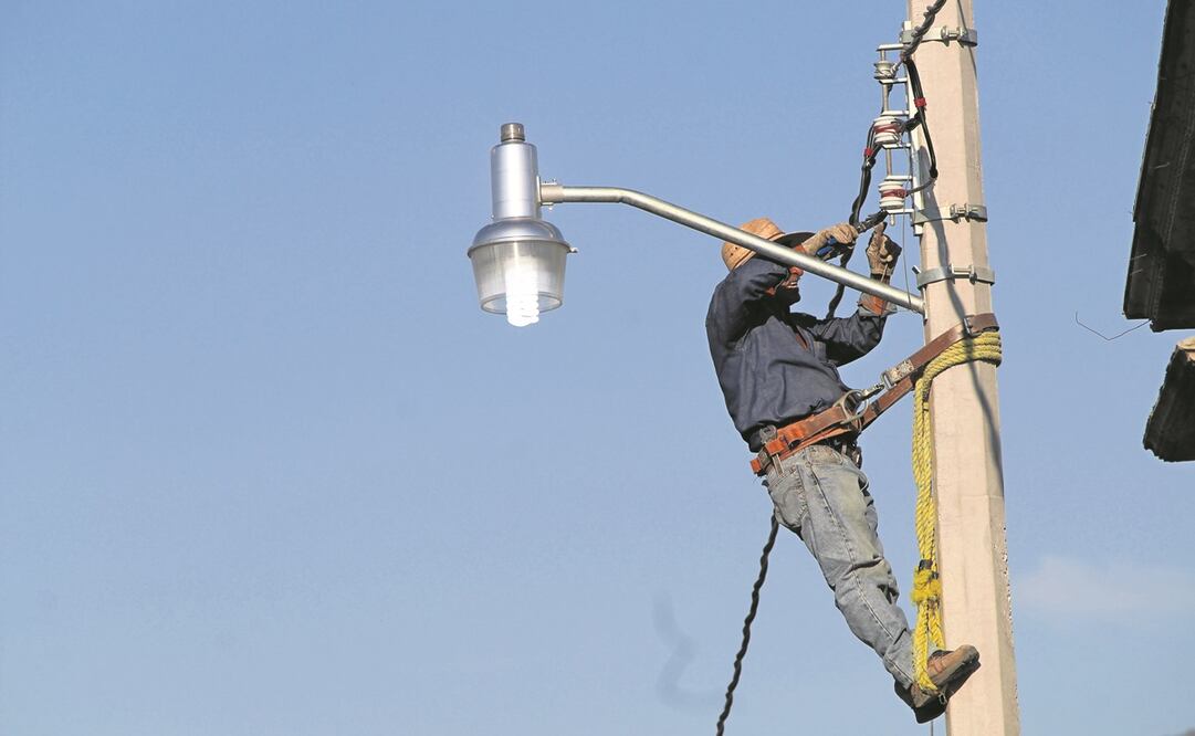 La CFE no ha invertido lo suficiente en energías renovables en el país, señalan expertos en la materia. Foto: ARCHIVO EL UNIVERSAL