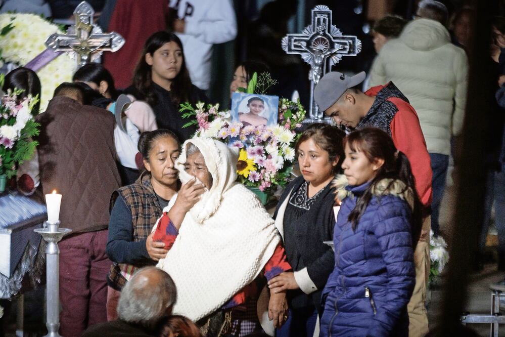 Vecinos de la Emiliano Zapata se solidarizaron con comida, café, agua, ropa y dinero para apoyar a la familia Bejarano. Foto: de Yaretzi m. Osnaya. EL UNIVERSAL