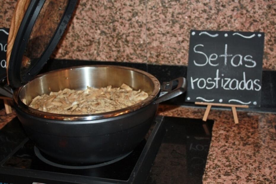 Estrenan buffet en Polanco para los "Godínez"