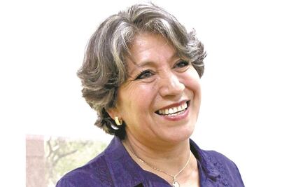 AMLO hizo felices a dos maestras en un día