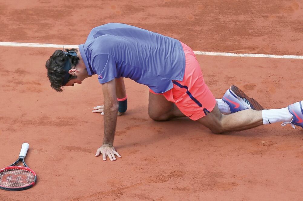 Los dolores en la espalda no ceden y Roger prefiere evitar el riesgo de una lesión mayor (DAVID VINCENT. AP)