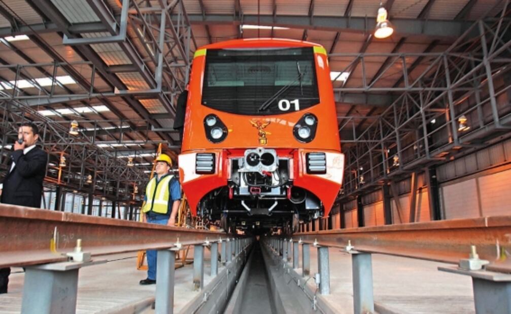 "La vida peligraba y me hacía mensa. Yo y todos"; crónica de Mónica Lavín sobre la Línea Dorada en 2014