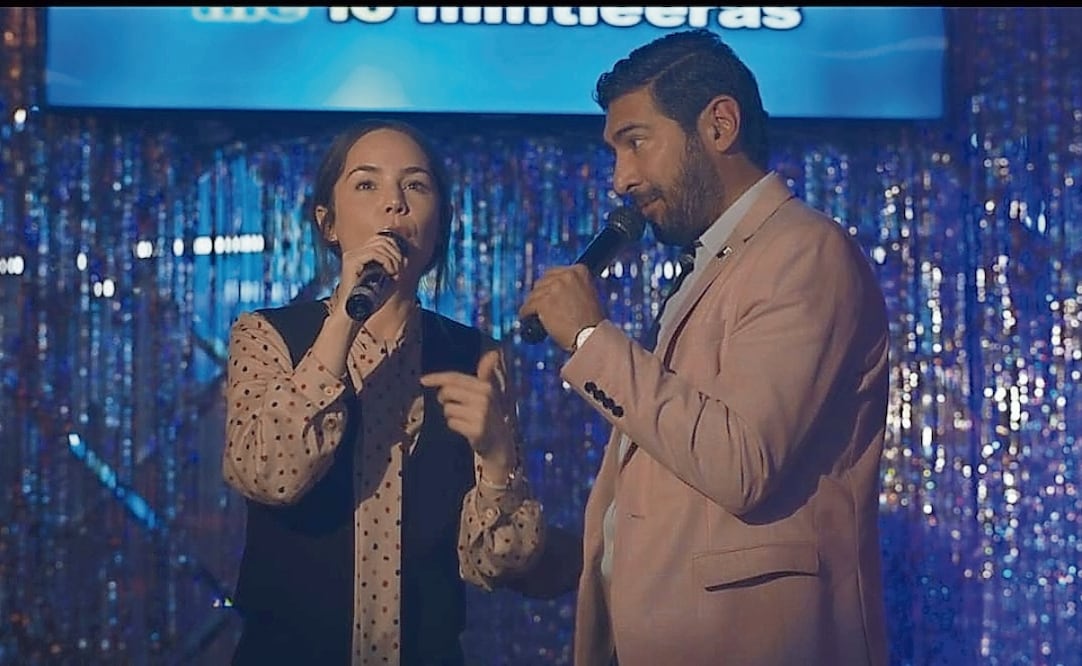 Camila Sodi comparte escena con Ianis Guerrero en esta comedia en la que quedan expuestas las peripecias de quienes se aventuran a buscar otra oportunidad amorosa. Foto: MAX