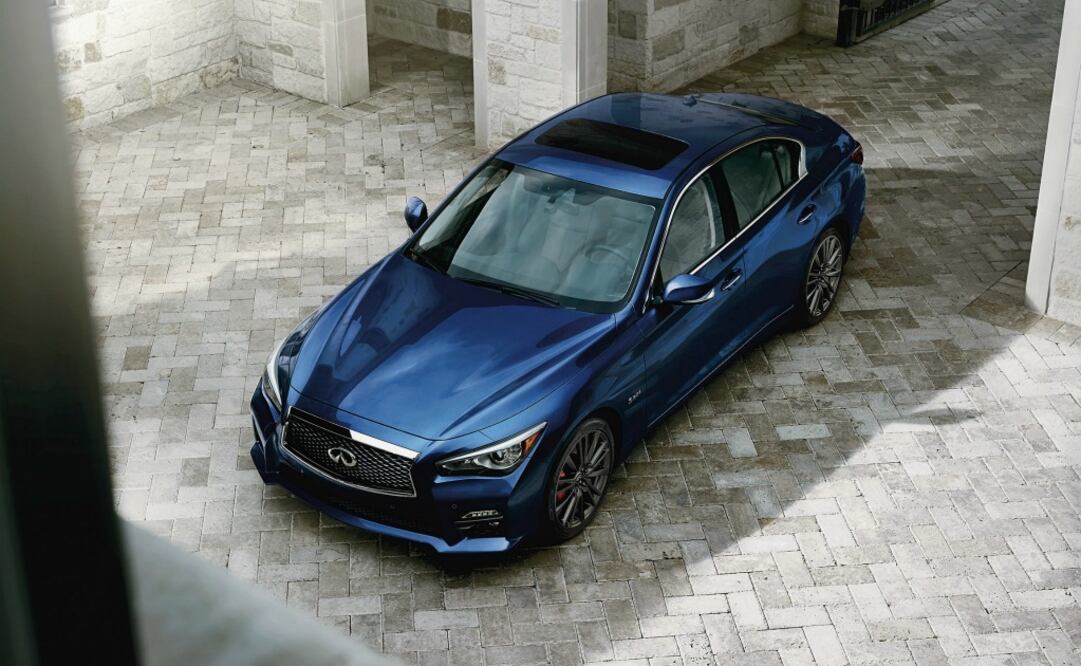 Prueba de manejo: Atleta vestido de smoking