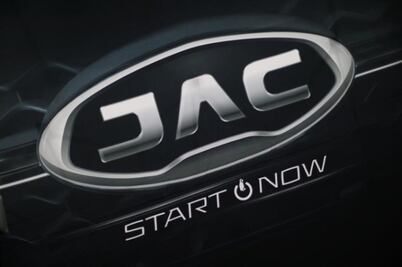 Slim considers electric taxi to reduce pollution in Mexico City