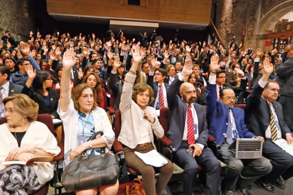 El Consejo Universitario de la UNAM avaló transformar el actual Centro de Enseñanza de Lenguas Extranjeras en la Escuela Nacional de Lenguas, Lingüística y Traducción, en donde se impartirán las dos nuevas carreras. (LUIS CORTÉS. EL UNIVERSAL)