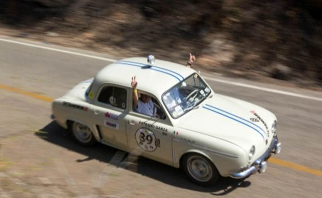 Renault presenta al campeón del Rally Maya 2015