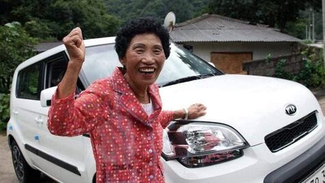 La historia de la mujer que tomó 960 veces el curso para manejar