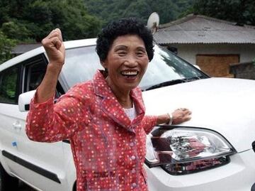 La historia de la mujer que tomó 960 veces el curso para manejar