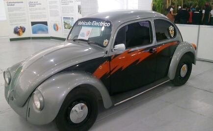 Llega vocho eléctrico al Zócalo de la CDMX