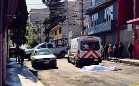 ¡No lo pelan! Asesinan a un sujeto en Iztapalapa, nadie lo identificó