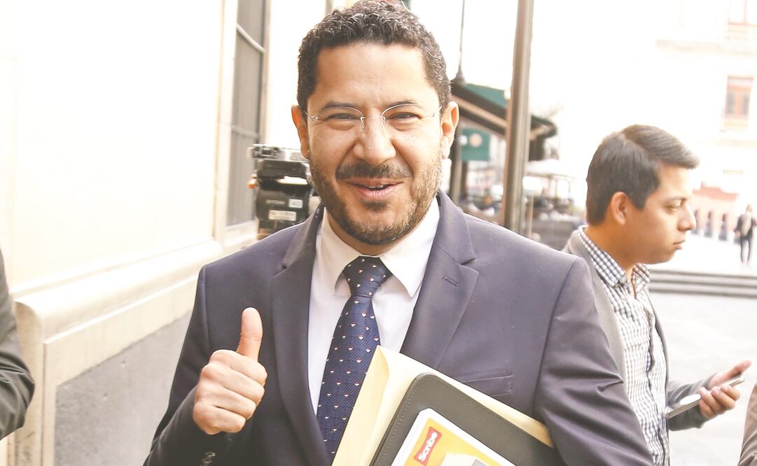 Da la cara. Martí Batres acudió al Seminario Taller Legislativo de la fracción parlamentaria de Morena en la próxima Legislatura (AGUSTÍN SALINAS. EL UNIVERSAL)