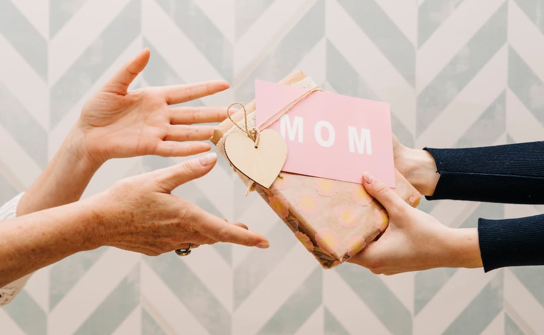 Te dejamos un listado de gadgets de bienestar y belleza para regalar a mamá este 10 de mayo. Foto: Freepik
