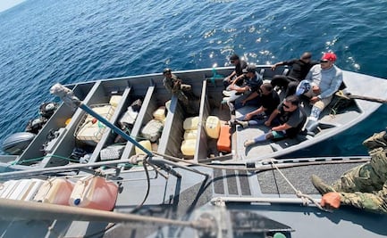 Aseguran embarcación con 650 kilos de cocaína y 350 litros de combustible en costas de Michoacán; hay 6 detenidos