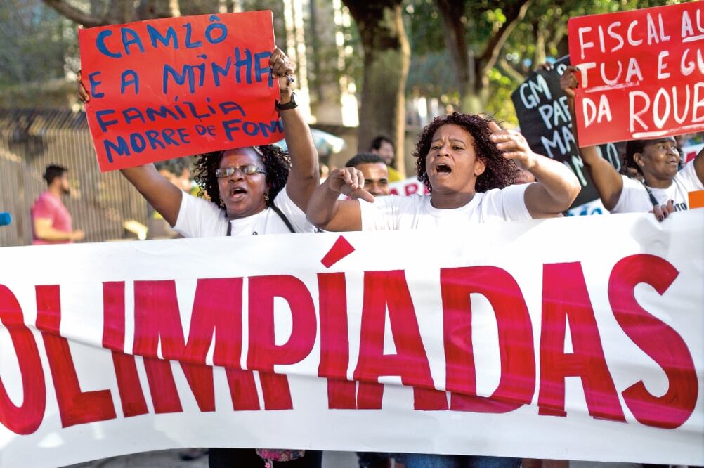 Las protestas en contra de la presidenta de Dilma Rousseff aumentan (SILVIA IZQUIERDO. ÁP)