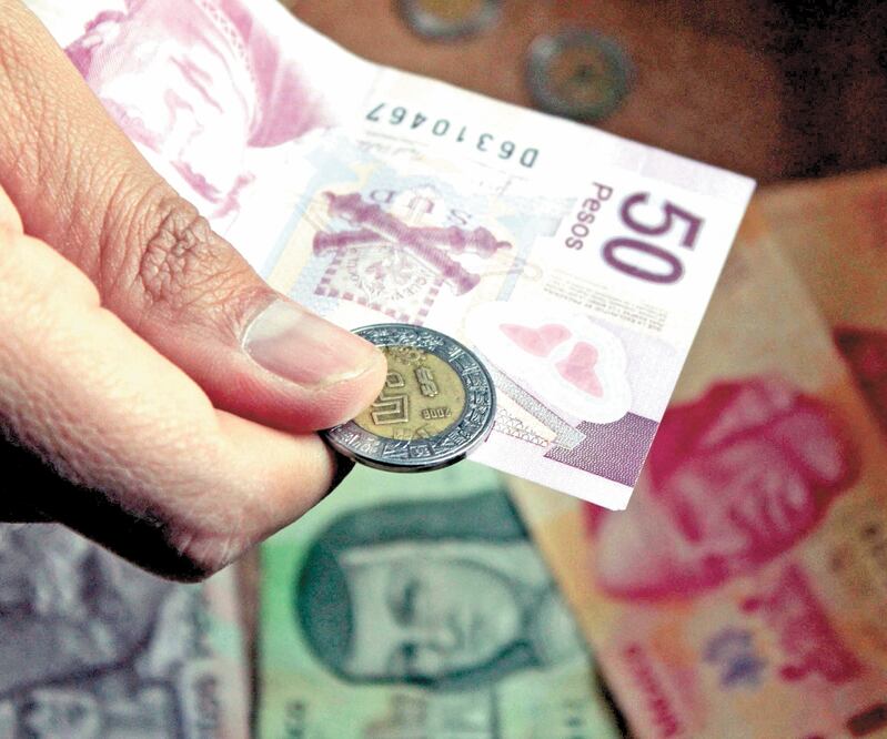 57% de la población económicamente activa está en algún rango de la informalidad financiera: UIF. Foto: ARCHIVO EL UNIVERSAL