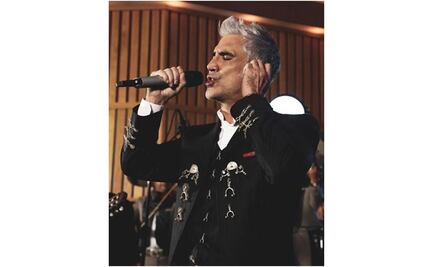 Alejandro Fernández regresa a sus raíces con "Hecho en México" 