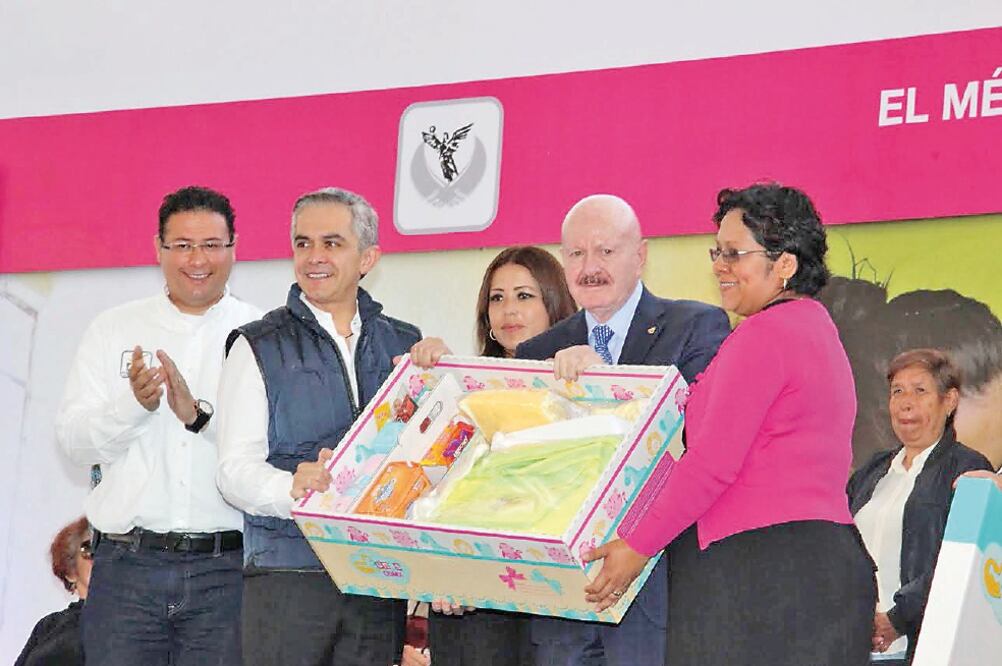 El mandatario capitalino, Miguel Ángel Mancera, anunció ayer los avances del plan Médico en Tu Casa en la delegación Venustiano Carranza (ESPECIAL)