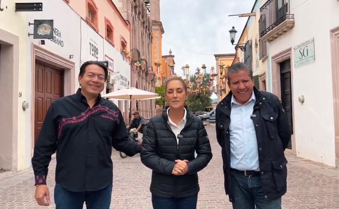 Aspirante a la presidencia Claudia Sheinbaum acompañada del líder del partido, Mario Delgado y David Monreal. Foto: Captura/Twitter @Claudiashein