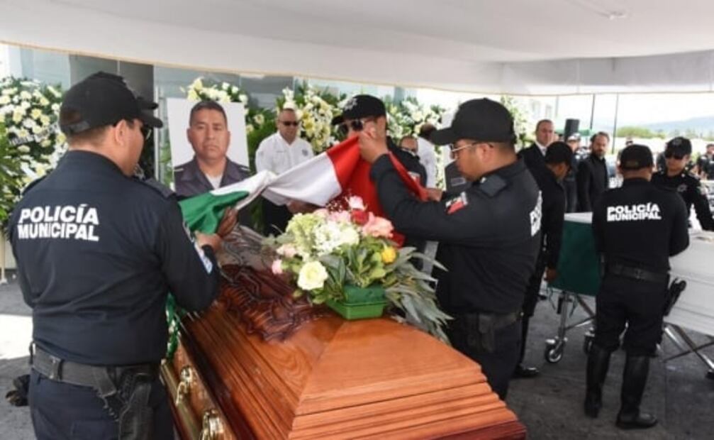 Despiden con honores a 3 policías asesinados en Guanajuato