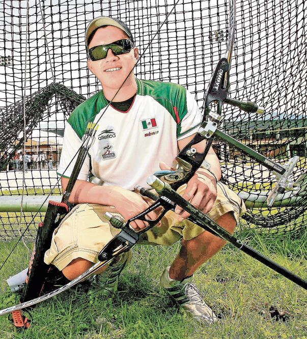 Juan René Serrano y el equipo entrenaron en Playa del Carmen (ARCHIVO. EL UNIVERSAL)